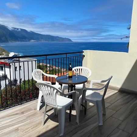 The Vista House * Ponta Delgada (Madeira)