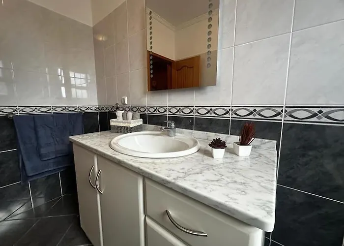 Vakantiehuis The Vista House Ponta Delgada (Madeira)